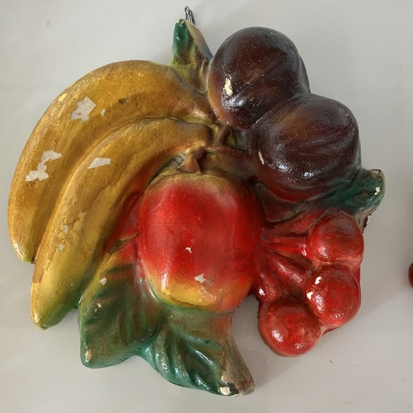 Vintage MCM Chalkware Wall Art Plaques Of Fruit - Picture 2 of 12